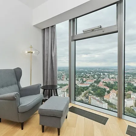 Sky Tower Apartments - 37Th Floor ヴロツワフ